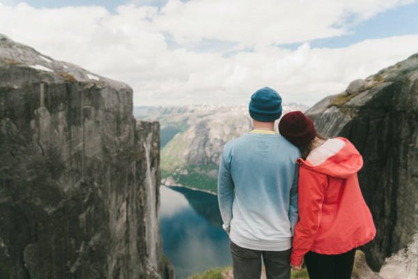 Descubra 15 destinos incríveis para viagens românticas!